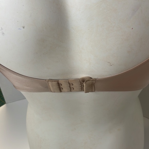 Victoria’s Secret Bra - Picture 7 of 7